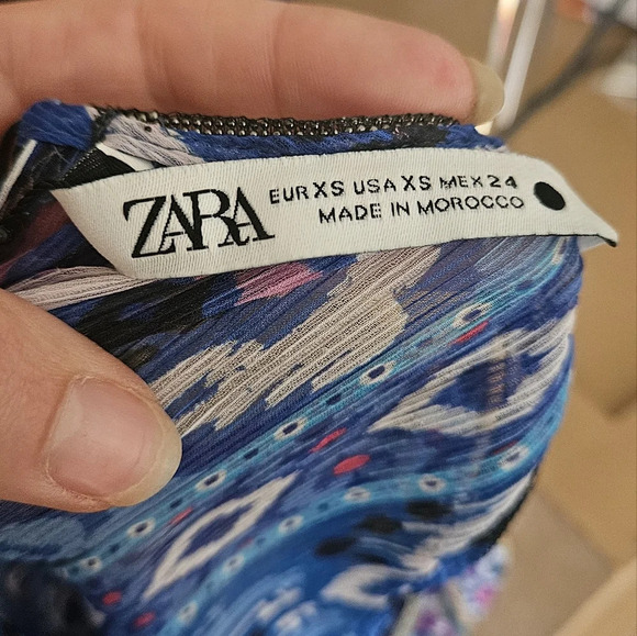 ZARA Multi colored Aztec print Asymetrical swing halter beaded top. Size L NWT - Picture 16 of 16